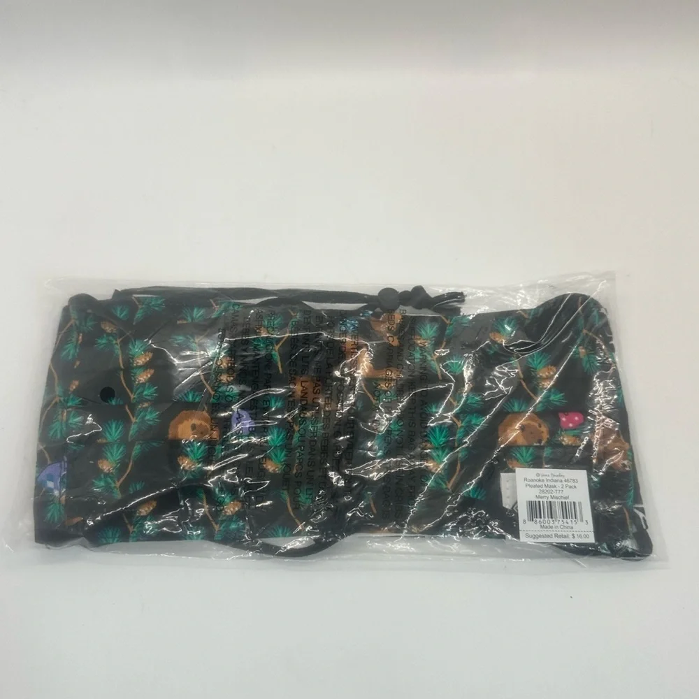 Vera Bradley Adult‎ 100% Cotton Pleated Mask - 2 Pack Merry Mischief.